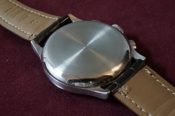 オメガ CAL-33.3 クロノグラフ Black Dial（CH-02／1940ｓ)の詳細写真16枚目