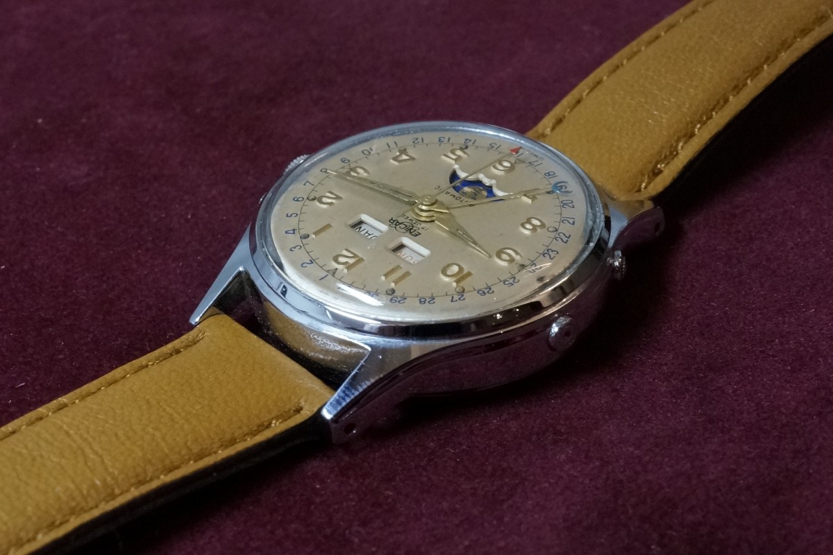 ENICAR Triple Calendar Moon Phase Antomatic（OT-01／1950s