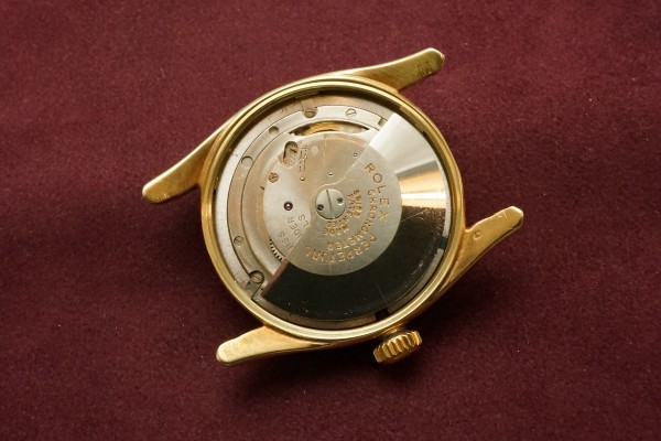 ロレックス OYSTER PERPETUAL Ref-6090YG Bombay Case White Waffle Dial（RO-19／1953年)の詳細写真10枚目