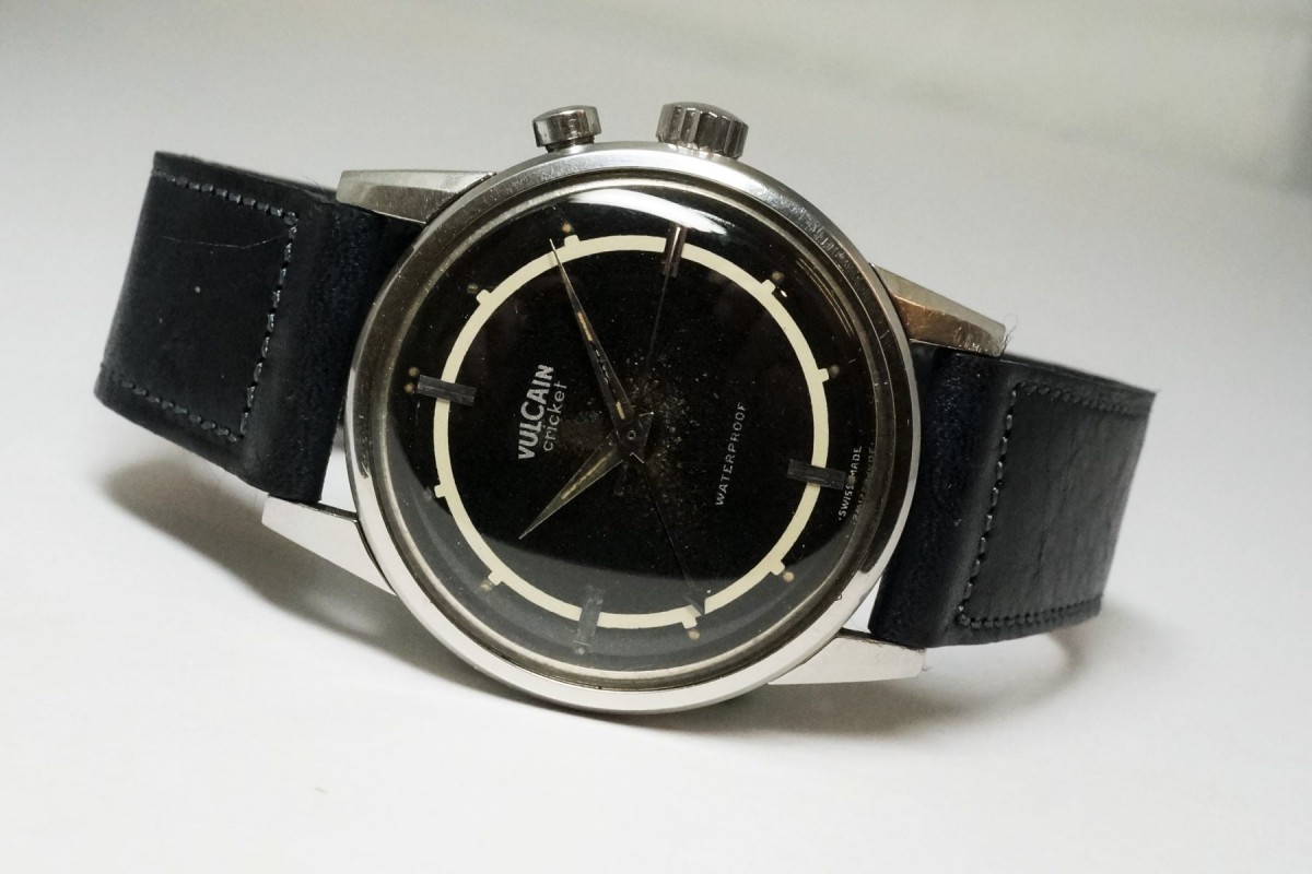 VULCAIN CRICKET ALARM BLACK GILT SECTOR DIAL STEEL（OT-01