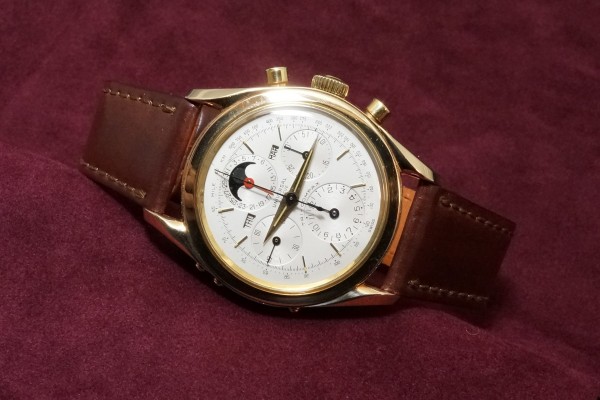 UNIVERSAL GENEVE TRI-COMPAX 330.194 14KYG（CH-01／1950ｓ)の詳細写真1枚目