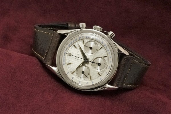 UNIVERSAL GENEVE COMPAX クロノグラフ（ユニバーサル／1960s)の詳細写真1枚目