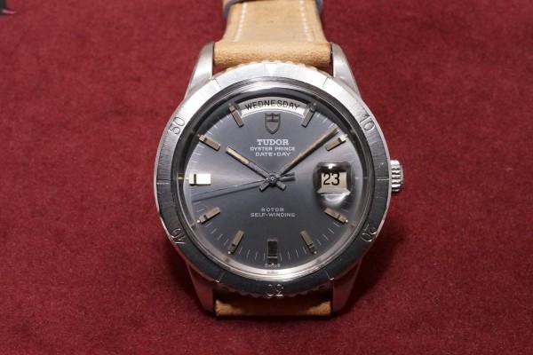 チュードル DATE-DAY Ref-7020/0 Gray（RS-25／1969年)の詳細写真2枚目