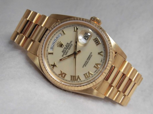 ロレックス Daydate Ref-18038 Ivory Roman Sir-86…（RD-06／1985年)の詳細写真1枚目