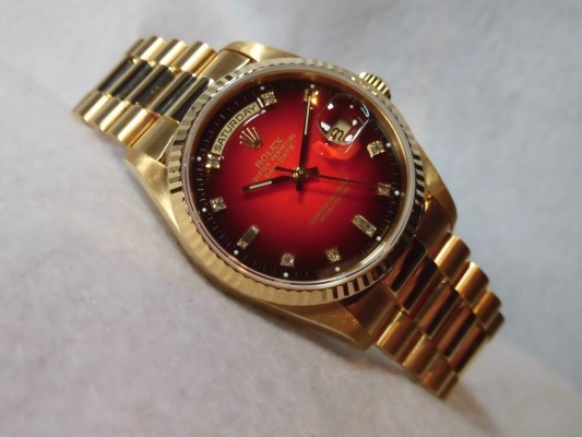 ロレックス Daydate Ref-18238 Red Gradation 10P Dial Sir-A（RD-23／1999年)の詳細写真1枚目