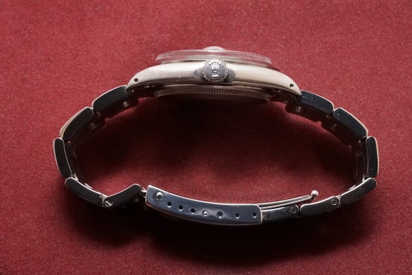 ロレックス OYSTER PERPETUAL -DATE- Ref-1500 Aging Gilt Dial（RO-205／1967年)の詳細写真5枚目