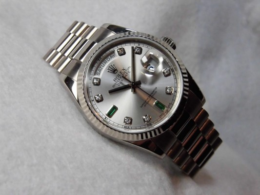 ロレックス Daydate Ref-118239  Emerald 2 Baguette Dial Sir-D（RD-29／2005年)の詳細写真1枚目
