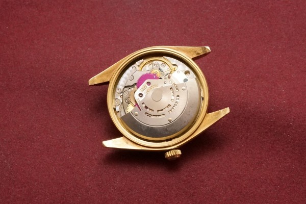 ロレックス PERPETUAL -DATE- Ref-1500/8 18KYG（RO-212／1963年)の詳細写真8枚目