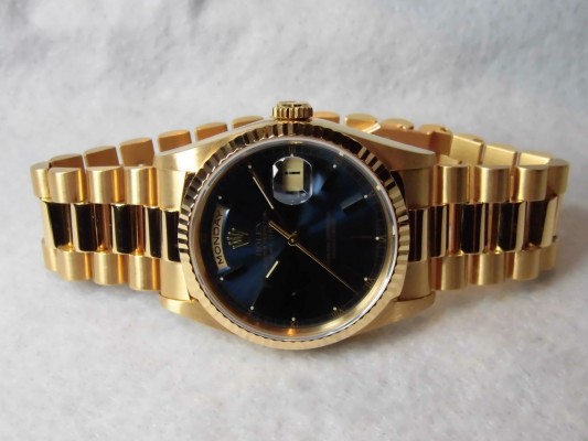 ロレックス Daydate Ref-18238 18kyg Blue Sunburst Sir-W（RD-43／1995年)の詳細写真3枚目