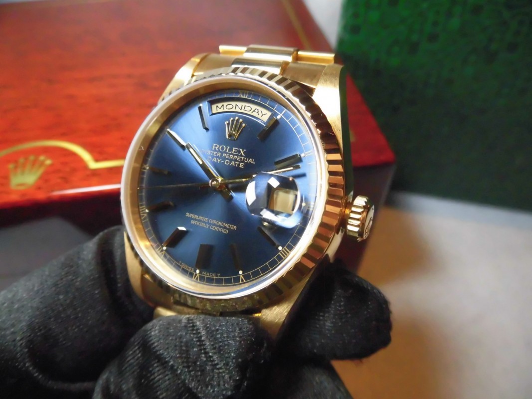 ロレックス Daydate Ref-18238 18kyg Blue Sunburst Sir-W（RD