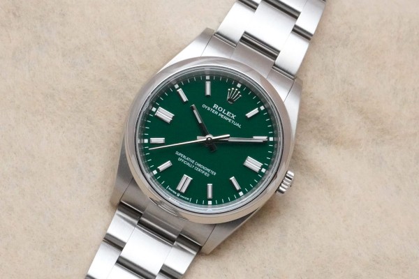 ロレックス OYSTER PERPETUAL Ref-126000 GREEN DIAL（RD-109／2022年)の詳細写真3枚目