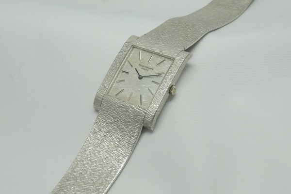 パテック・フィリップ GONDOLO Ref.3553/1 18KWG（12／1973年)の詳細写真2枚目