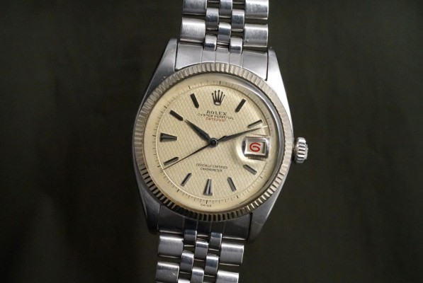 ロレックス デイトジャスト Ref-6305-1 Red デイトジャスト Honeycomb Dial（RO-01／1955年)の詳細写真1枚目