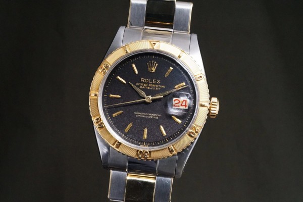 ロレックス デイトジャスト Ref-6609 Thunderbird Black Gilt Dial（RO-349／1959年)の詳細写真1枚目