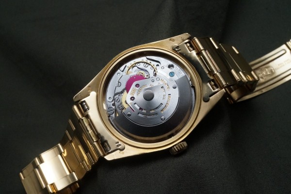 ロレックス デイデイト Ref-1802/8 Red Stella Dial（RO-343／1976年)の詳細写真10枚目