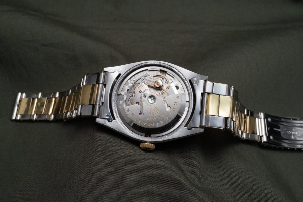 ロレックス デイトジャスト Ref-6609 Thunderbird Black Gilt Dial（RO-349／1959年)の詳細写真10枚目