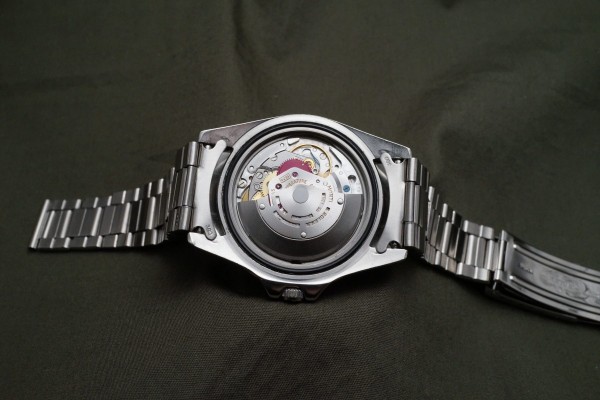 ロレックス GMTマスター Ref-1675 Long-E Fuchsia Bezel（RS-337／1968年)の詳細写真10枚目